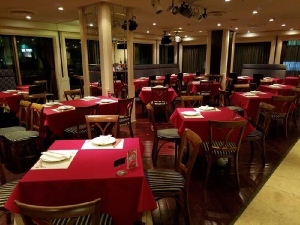 Hotel Yokohama Camelot Japan Bagian luar foto