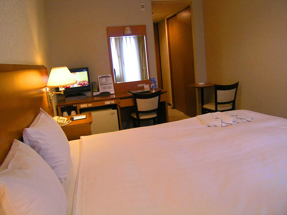 Hotel Yokohama Camelot Japan Bagian luar foto