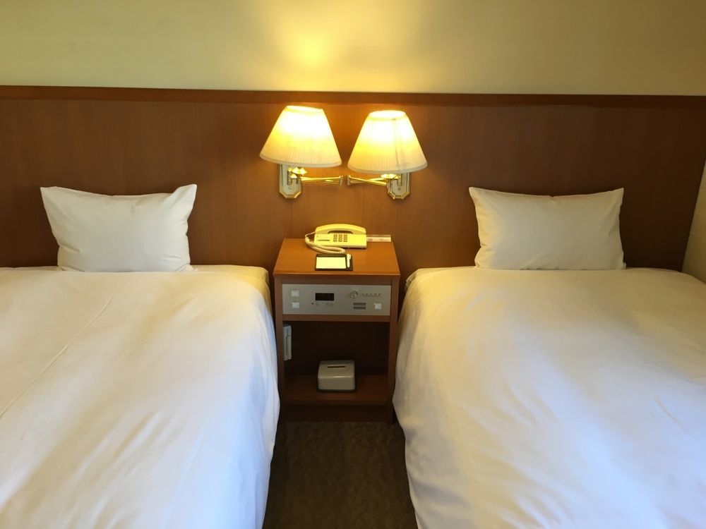 Hotel Yokohama Camelot Japan Bagian luar foto