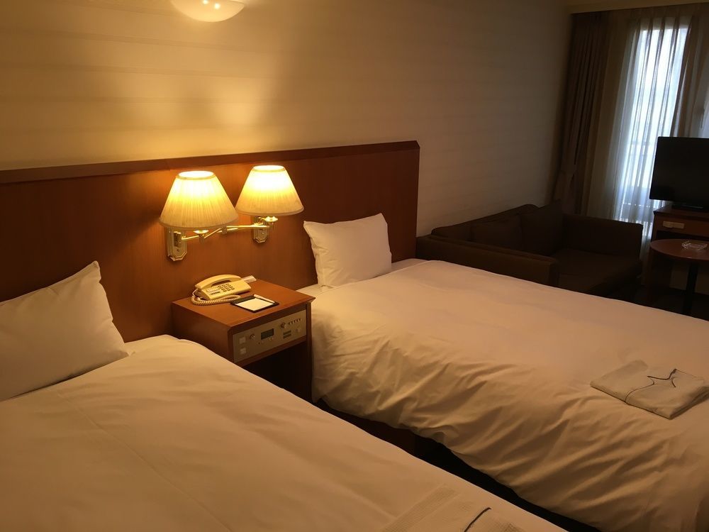 Hotel Yokohama Camelot Japan Bagian luar foto