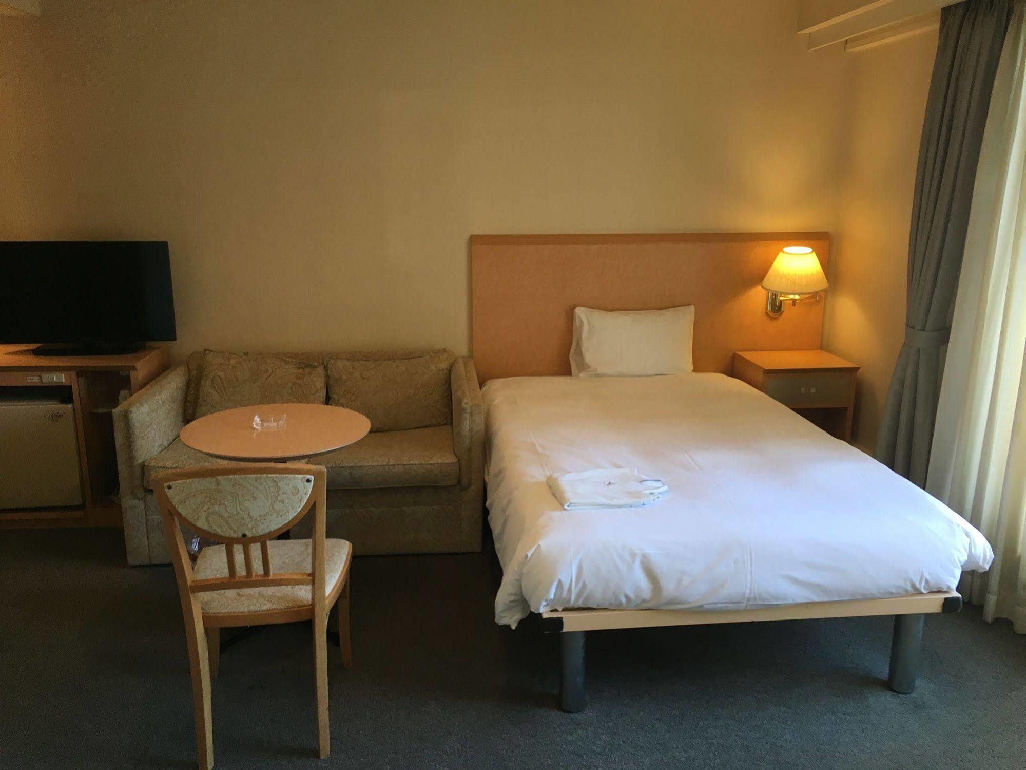 Hotel Yokohama Camelot Japan Bagian luar foto