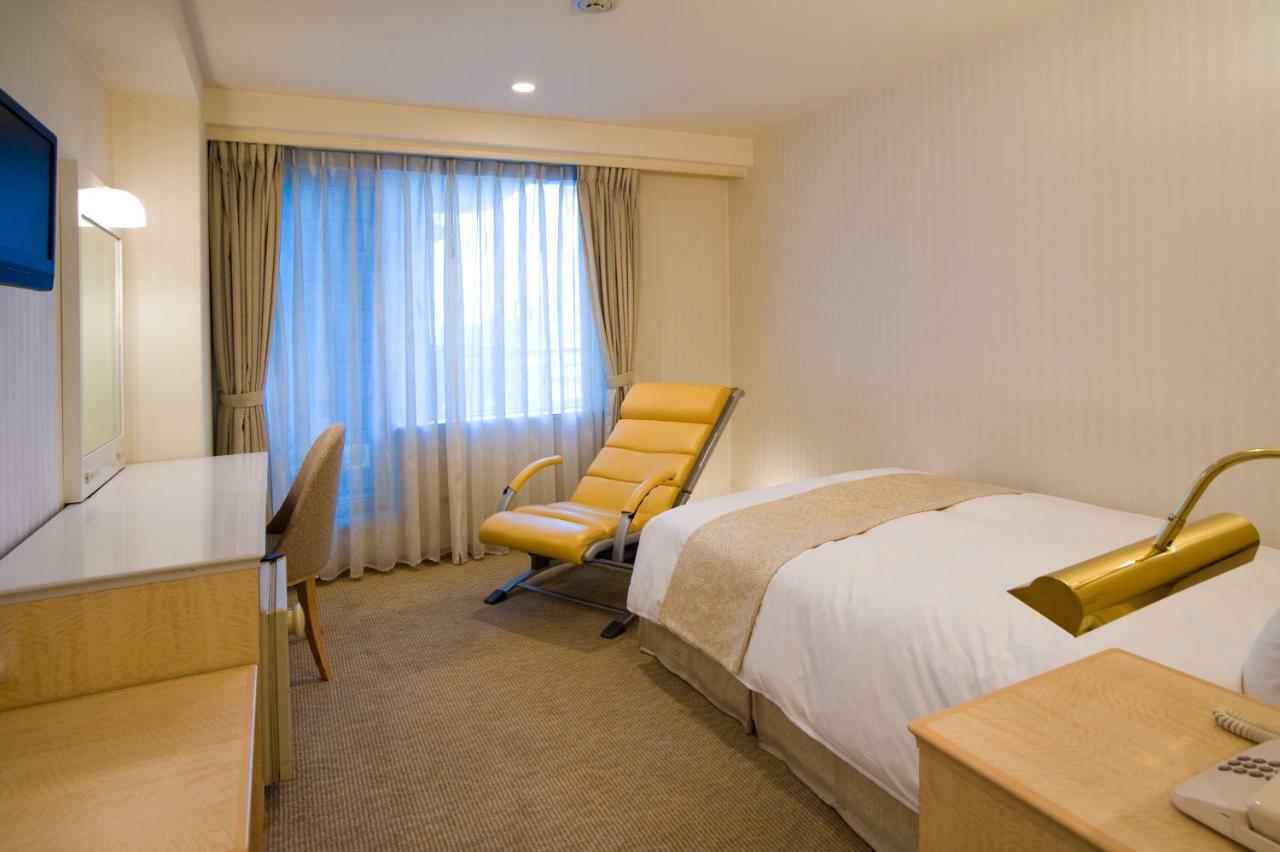 Hotel Yokohama Camelot Japan Bagian luar foto