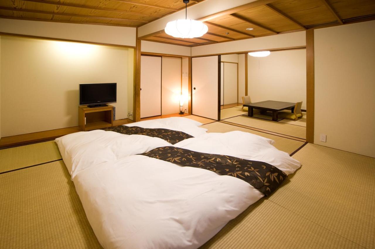 Hotel Yokohama Camelot Japan Bagian luar foto